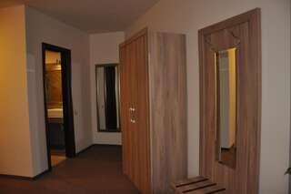 Отель Hotel Rainer Брашов Улучшенный двухместный номер с 1 кроватью-2